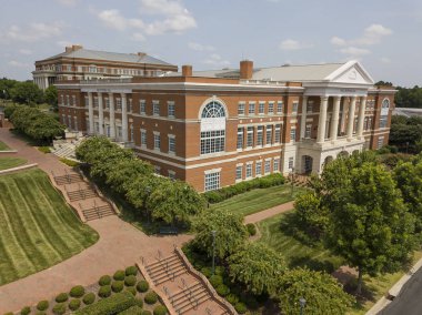 University of North Carolina, Charlotte, olarak da bilinen Unc Charlotte, Charlotte, North Carolina, Amerika Birleşik Devletleri'nde bulunan devlet araştırma üniversitesidir. UNC Charlotte teklifler 23 doktora, 64 mastır ve 140 lisans programları 