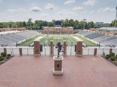 University of North Carolina, Charlotte, olarak da bilinen Unc Charlotte, Charlotte, North Carolina, Amerika Birleşik Devletleri'nde bulunan devlet araştırma üniversitesidir. UNC Charlotte teklifler 23 doktora, 64 mastır ve 140 lisans programları 