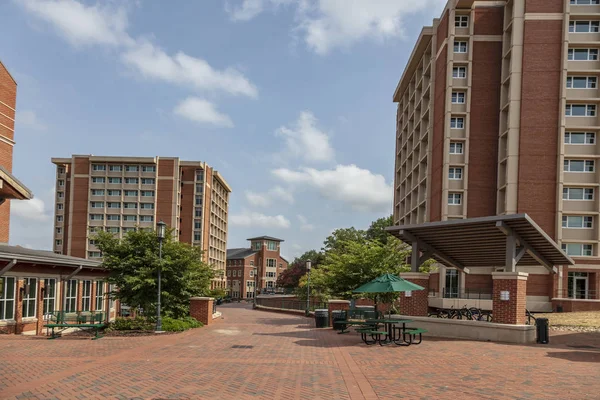 University of North Carolina, Charlotte, olarak da bilinen Unc Charlotte, Charlotte, North Carolina, Amerika Birleşik Devletleri'nde bulunan devlet araştırma üniversitesidir. UNC Charlotte teklifler 23 doktora, 64 mastır ve 140 lisans programları 