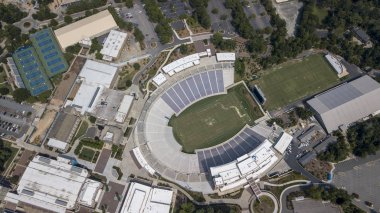 Brooks alandır Wallace Wade Stadyumu'nda bir 40,004-kişilik stadyum Durham, North Carolina Duke Üniversitesi Kampüsü üzerinde