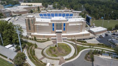 Brooks alandır Wallace Wade Stadyumu'nda bir 40,004-kişilik stadyum Durham, North Carolina Duke Üniversitesi Kampüsü üzerinde