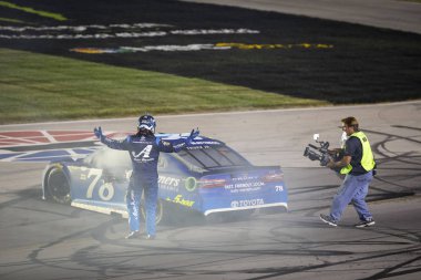 14 Temmuz 2018 - Sparta, Kentucky, ABD: Martin Truex, Jr (78) WINS Quaker State 400 Kentucky Speedway Sparta, Kentucky.