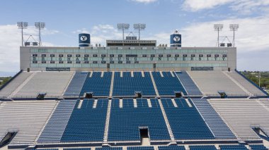 Lavell Edwards Stadyumu Brigham Young Üniversitesi (Byu) kampüste Provo, Utah, açık bir spor stadyum ve Byu Cougars ev alandır.