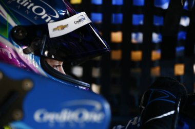 20 Temmuz 2018 - Loudon, New Hampshire, ABD: Kyle Larson (42) askıları Foxwoods Resort Casino 301 New Hampshire Motor Speedway Loudon, New Hampshire, antrenmana arabasına içine.