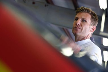 20 Temmuz 2018 - Loudon, New Hampshire, ABD: Jamie Mcmurray (1) asmak dışarı Foxwoods Resort Casino 301 New Hampshire Motor Speedway Loudon, New Hampshire, antrenmana sırasında garajında.