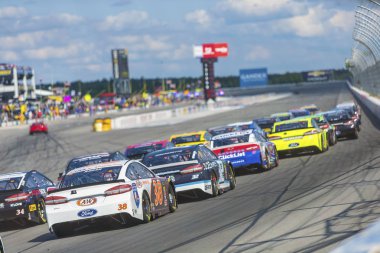 29 Temmuz 2018 - uzun gölet, Pennsylvania, ABD: David Ragan (38) yarışları kaz açık havada 400 uzun gölet, Pennsylvania Pocono Raceway, zor üçgen ile.