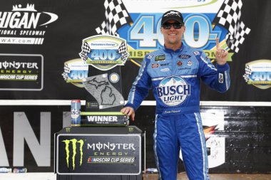 12 Ağustos 2018 - Brooklyn, Michigan, ABD: Kevin Harvick (4) WINS tüketicilerin enerji 400 Michigan International Speedway Brooklyn, Michigan.