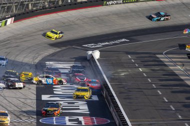 18 Ağustos 2018 - Bristol, Tennessee, ABD: Alan demet sonra enkaz Bass Pro dükkan Nra gece yarışı Bristol Motor Speedway Bristol, Tennessee, sırasında.