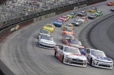 17 Ağustos 2018 - uzun gölet, Pennsylvania, ABD: Cole Custer (00) yarışları fırsatta dört kaz açık havada 400 uzun gölet, Pennsylvania Pocono Raceway sahadan aracılığıyla.