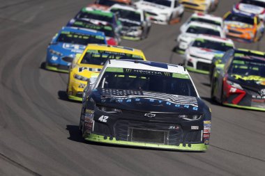 16 Eylül 2018 - Las Vegas, Nevada, ABD: Kyle Larson (42) yarışları Güney noktası 400 Las Vegas, Nevada Las Vegas Motor Speedway, dört fırsatta aracılığıyla.