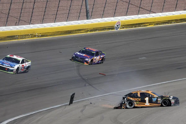 16 Eylül 2018 - Las Vegas, Nevada, ABD: Güney noktası 400 Las Vegas, Nevada Las Vegas Motor Speedway, dört fırsatta kapalı aracılığıyla Jamie Mcmurray (1) çöküyor.