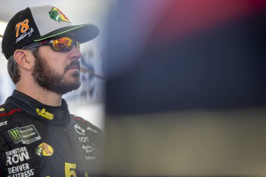 15 Eylül 2018 - Las Vegas, Nevada, ABD: Martin Truex, Jr (78) alır Güney noktası 400, Las Vegas, Nevada Las Vegas Motor Speedway için uygulamaya izlenecek almaya hazır.