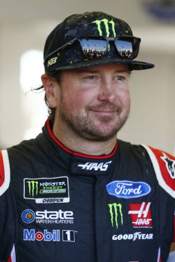 15 Eylül 2018 - Las Vegas, Nevada, ABD: Kurt Busch (41) asmak dışarı Güney noktası 400, Las Vegas, Nevada Las Vegas Motor Speedway için uygulamaları sırasında garajında.