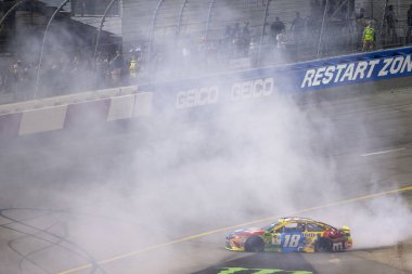 22 Eylül 2018 - Richmond, Virginia, ABD: Kyle Busch (18) WINS Richmond Raceway Richmond, Virginia, federe otomobil parçaları 400.