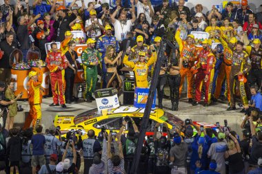 22 Eylül 2018 - Richmond, Virginia, ABD: Kyle Busch (18) WINS Richmond Raceway Richmond, Virginia, federe otomobil parçaları 400.
