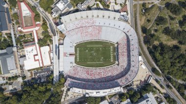 03 Ekim 2018 - Athens, Georgia, ABD: Sanford stadyum, futbol Athens, Georgia, Amerika Birleşik Devletleri Georgia Üniversitesi Kampüs oynarken mekanı olan havadan izleme. 