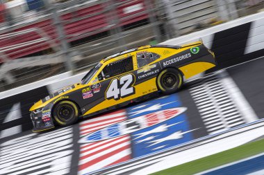 28 Eylül 2018 - Concord, Kuzey Carolina, ABD: Justin işaretleri (42) uygulamaları için tedavi 200 Charlotte Motor Speedway Concord, Kuzey Carolina, sürücü için.