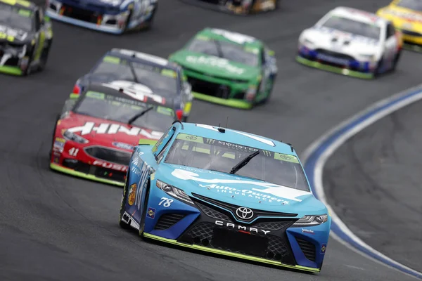 30 Eylül 2018 - Concord, Kuzey Carolina, ABD: Martin Truex, Jr (78) yine de dönüş 14 sahadan Amerika banka Roval 400 Charlotte Motor Speedway Concord, North Carolina at yarışları.