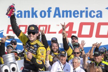 30 Eylül 2018 - Concord, Kuzey Carolina, ABD: Ryan Blaney (12) wins Amerika Roval 400 banka Charlotte Motor Speedway Concord, Kuzey Karolina.