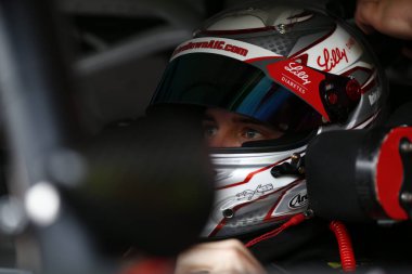 05 Ekim 2018 - Dover, Delaware, Amerika Devletleri: Ryan Reed (16) asmak için 200 Bar Harbor'da Dover International Speedway Dover, Delaware'de pratiği esnasında garaj içinde.