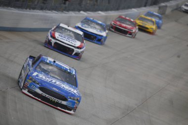 07 Ekim 2018 - Dover, Delaware, Amerika Devletleri: Ricky Stenhouse, Jr (17) savaşlar sırasında göz açık havada 400 Dover International Speedway adlı konumda Dover, Delaware için.