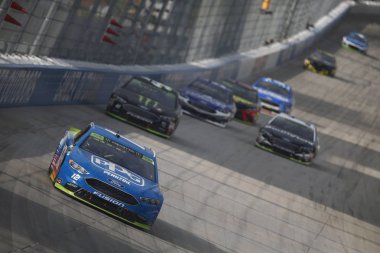07 Ekim 2018 - Dover, Delaware, Amerika Devletleri: Ryan Blaney (12) savaşlar sırasında göz açık havada 400 Dover International Speedway adlı konumda Dover, Delaware için.