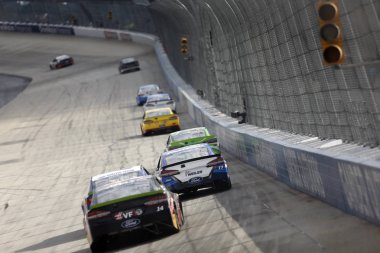 07 Ekim 2018 - Dover, Delaware, Amerika Devletleri: Ricky Stenhouse, Jr (17) yarışları kaz açık havada 400 Dover International Speedway Dover, Delaware'de adlı iki seferinde sahadan aracılığıyla.