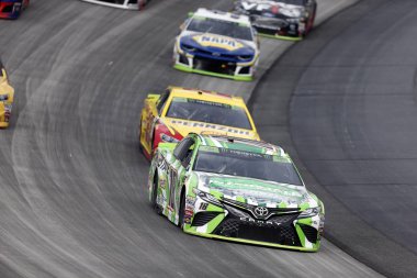 07 Ekim 2018 - Dover, Delaware, Amerika Devletleri: Kyle Busch (18) yarışları kaz açık havada 400 Dover International Speedway Dover, Delaware'de adlı iki seferinde sahadan aracılığıyla.