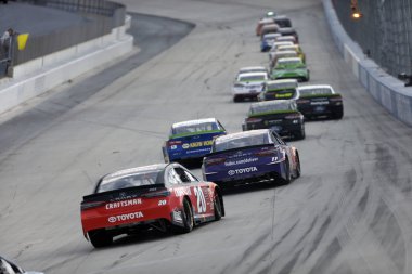 07 Ekim 2018 - Dover, Delaware, Amerika Devletleri: Denny Hamlin (11) yarışları kaz açık havada 400 Dover International Speedway Dover, Delaware'de adlı iki seferinde sahadan aracılığıyla.