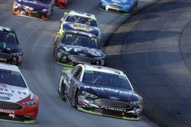 07 Ekim 2018 - Dover, Delaware, Amerika Devletleri: Aric Almirola (10) yarışları kaz açık havada 400 Dover International Speedway Dover, Delaware'de adlı iki seferinde sahadan aracılığıyla.