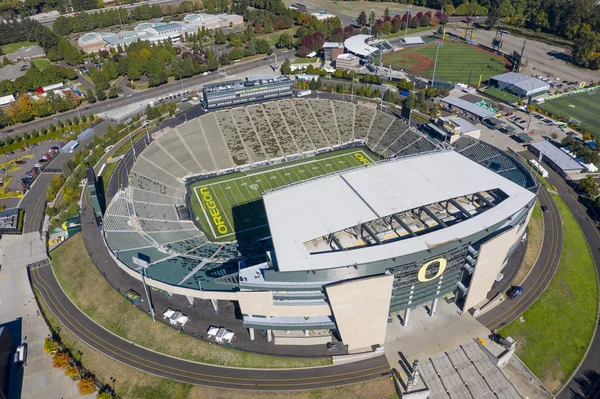 2018年10月11日 俄勒冈州 Autzen 体育场是一个室外足球场在美国西北部 在尤金 俄勒冈州 位于俄勒冈州大学校园以北 是俄勒冈鸭的故乡 — 图库照片