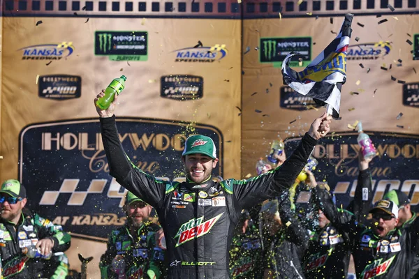 October 2018 Kansas City Kansas Usa Chase Elliott Celebrates Winning — Stock Photo, Image