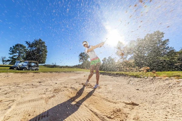 Una Bella Modella Bionda Che Gode Giro Golf Una Giornata — Foto Stock