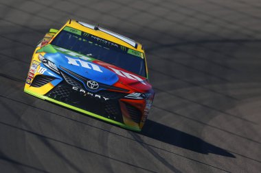 11 Kasım 2018 - Avondale, Arizona, ABD: Kyle Busch (18) yarışları sırasında Can-Am 500(k) ISM Raceway Avondale, Arizona.