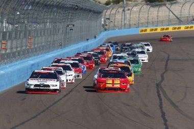 10 Kasım 2018 - Avondale, Arizona, ABD: 10 Kasım 2018 - Avondale, Arizona, ABD: Austin Cindric (22) savaşlar sırasında Whelen güvenilir ISM Raceway 200 gerçekleştirmek için pozisyon Avondale, Arizona için.