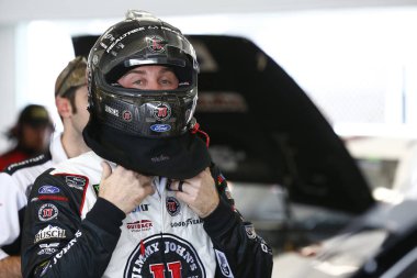 16 Kasım 2018 - Homestead, Florida, ABD: Kevin Harvick (4) asmak dışarı önce Ford 400 Homestead-Miami Speedway Homestead, Florida, antrenmana garaja.