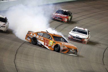 18 Kasım 2018 - Homestead, Florida, ABD: Daniel Suarez (19) Ford 300 Homestead-Miami Speedway Homestead, Florida, kontrol sende bir t kapalı kaybeder.