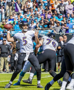 28 Ekim 2018 - oyun kurucu, Joe Flaco (5), Bank of America Stadyumu Charlotte, North Carolina Carolina Panthers karşı oynamaktadır. Panthers ziyaret Ravens, 36-21 tutulan.