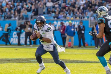 25 Kasım 2018 - Russell Wilson (3) Bank Of America Stadyumu Charlotte, NC Carolina Panthers karşı oynamaktadır. Panthers Seahawks, 30-27 kaybetmek.  