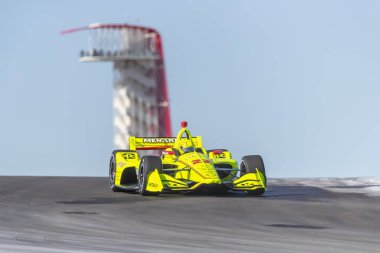 Simon Pagenaud (22) Fransa'nın uygulamaları sırasında döner devre Of Americas Austin, Teksas, IndyCar bahar Test için geçer.