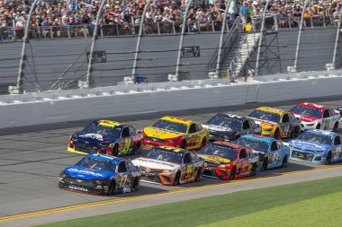 17 Şubat 2019 - Daytona Beach, Florida, ABD: Arabalar yarış-den geçerek açık streç Nascar yarış deneyimi 300 Daytona International Speedway Daytona Beach, Florida, bir paket.