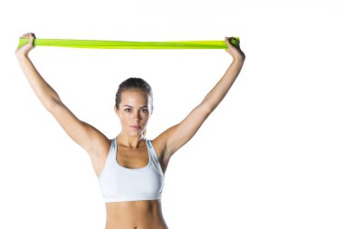 Bir stüdyo Environm çalışma dışarı güzel esmer Fitness modeli