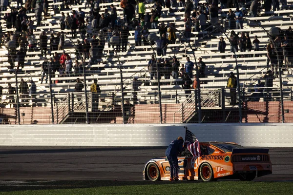 NASCAR: 24 лютого складки честь Quiktrip 500 — стокове фото