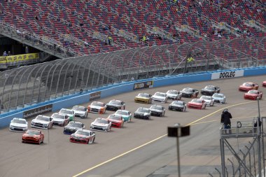 NASCAR: 09 ik9 hizmet köpek 200 Mart