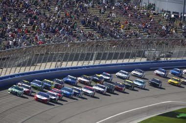NASCAR: Club 400 17 Mart otomatik
