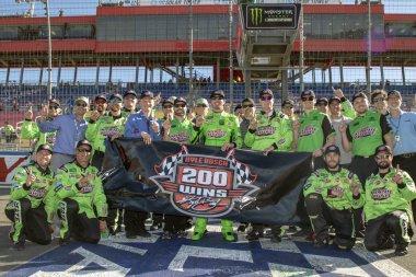 NASCAR: Club 400 17 Mart otomatik