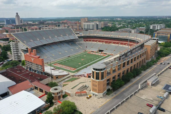 Aerial Views Of Darrell K Royal-Texas Memorial Stadium On The Ca — Stock Photo, Image