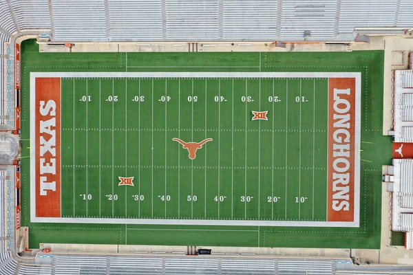 Vedute aeree del Darrell K Royal-Texas Memorial Stadium sulla Ca — Foto Stock