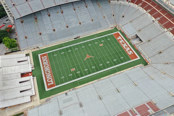 Vedute aeree del Darrell K Royal-Texas Memorial Stadium sulla Ca — Foto Stock