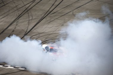NASCAR: 28 Nisan Geico 500